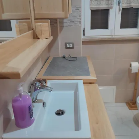 Silvia - 10 Min Dalla Apartamento Ladispoli